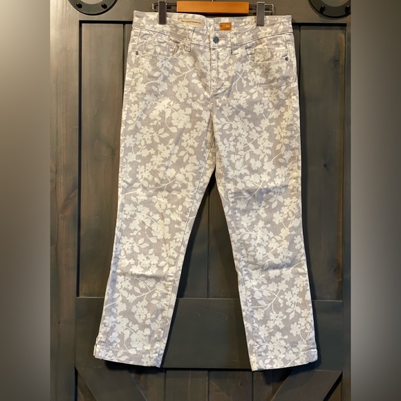 Pilcro & the Letterpress Stet Gray Floral Crop Pants - Picture 6 of 11
